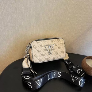 <span class=keywords><strong>Bolso</strong></span> de Hombro Cruzado para <span class=keywords><strong>Mujer</strong></span> con Estampado de Marca Nueva 2026 Guesses - Product Image 3