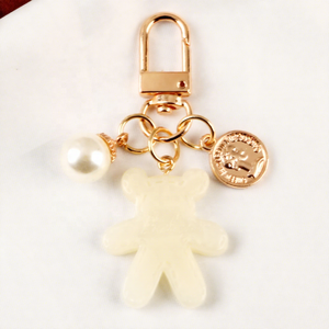 Mignon ours perle écologique <span class=keywords><strong>en</strong></span> alliage de <span class=keywords><strong>Zinc</strong></span> voiture <span class=keywords><strong>porte</strong></span>-clés <span class=keywords><strong>porte</strong></span>-clés pendentif créatif couleur bonbon métal marque sac accessoires - Product Image 6