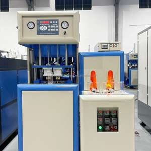Macchina Soffiatrice Semiautomatica Compatta per Bottiglie in PET, Facile da Usare, per la Produzione di Bottiglie d'Acqua in Plastica - Prezzo - Product Image 3