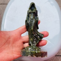 Statue en pierre naturelle sculptée à la main en gros, figurine de sorcière en cristal mélangé pour décoration d'autel, collection, cadeau