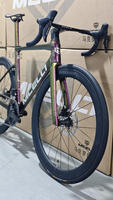 Vélo de course MCELO Aero T800 en carbone Di2 avec changement de vitesse électronique 24 vitesses, guidon intégré, frein à disque hydraulique ergonomique