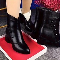 Bottines courtes chaudes à talons hauts en cuir souple ornées de fleurs, doublées de polaire épaisse, pour femme, collection Hiver 2025 - Vente transfrontalière