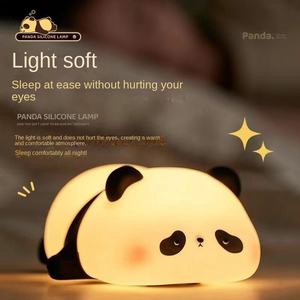 Lampada Notturna in Silicone a Forma <span class=keywords><strong>di</strong></span> Panda per Cameretta Bambini, Luce da Comodino e Tavolo, Regalo <span class=keywords><strong>di</strong></span> Compleanno - Product Image 2