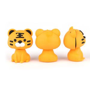 Soododo XDDZ3 OEM Vente en gros Mini crayon en caoutchouc mignon dessin animé <span class=keywords><strong>tigre</strong></span> forme gommes cadeau amusant 3d pour l'école enfants Animal hélicoptère - Product Image 1