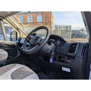 Camping-car automatique en acier Wildax Solaris XL 2026 avec capacité de 4 à 6 passagers, équipements réglables, norme d'émission 5 - Product Image 5
