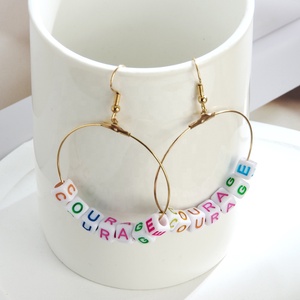 Pendientes de Aro con Cuentas Hechos a Mano de Estilo Bohemio Occidental para Mujer, con Letras Inspiradoras y <span class=keywords><strong>Dados</strong></span>, Color de <span class=keywords><strong>Dados</strong></span> Aleatorio - Product Image 4