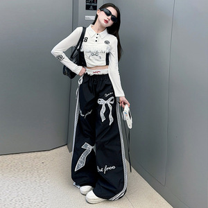 Ensemble Fille Printemps 2025 Nouvelle Édition Coréenne Haut en Dentelle à Nœud avec Cordon Intégré et Pantalon Américain à Jambes Larges pour Enfants Moyens et Grands - Product Image 3