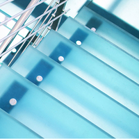 Meilleures ventes lustre en porte-à-faux en fer fabriqué au centre électrique colonne vertébrale Led escalier décorer escalier en fer