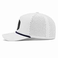 Casquette de baseball unisexe vierge à 5 panneaux en polyester imperméable perforée au laser pour le sport, la course et l'extérieur, personnalisable avec logo