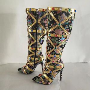 Bottes de luxe rétro à talon crayon et tige haute pour femme - Product Image 5