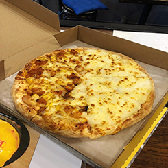 Scatola per <span class=keywords><strong>Pizza</strong></span> in Cartone Ondulato da 12, 16, 18 Pollici a Prezzo Economico, Cartone Cajas Para <span class=keywords><strong>Pizza</strong></span> 33x33 con Rivestimento UV e Goffratura - Product Image 5