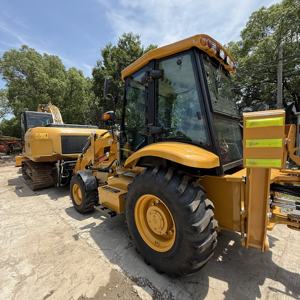 En stock utilisé Caterpillar 420F chargeuse-pelleteuse 3 tonnes charge nominale 2022 modèle 93HP moteur haute efficacité testé et inspecté - Product Image 6