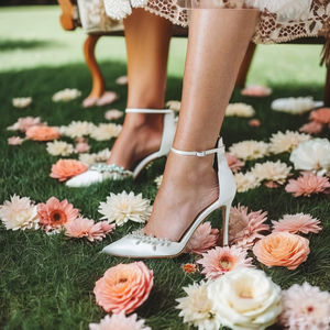 2024 personnalisé <span class=keywords><strong>mariage</strong></span> talons fabricant élégant blanc femmes chaussures habillées bride à la cheville pompes à talons aiguilles Sexy été sandales de mariée - Product Image 3