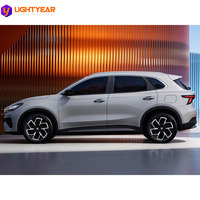 La voiture électrique MG4 X (EV) produite en Chine avec une autonomie de plus de 700 km, un moteur de 300 kW et une batterie de 50-70 kWh, gagne en popularité