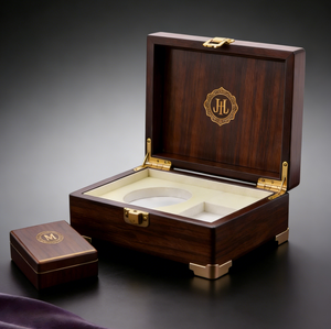 กล่องของขวัญน้ำหอมไม้หรูหราแบบกำหนดเอง กล่องบรรจุภัณฑ์น้ำมันหอมระเหย กล่องของขวัญไม้ทรงสี่เหลี่ยมทำจากแผ่นใยไม้อัดความหนาแน่นสูง - Product Image 1