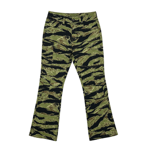 กางเกงยีนส์ทรงขาบานลายพรางเสือสุดเท่ พร้อมกระเป๋าข้างทรงหลวมสไตล์พังก์ ฮิปฮอป ไฮสตรีท วินเทจ สำหรับฤดูใบไม้ผลิ ฤดูร้อน ฤดูใบไม้ร่วง - Product Image 4