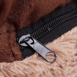 Cama para Cães Ecológica Direto da Fábrica, Casa de Pelúcia Quente para o Inverno, Design de Pata de Urso, Tapete para Animais de Estimação Removível e Lavável com Enchimento de Algodão PP - Product Image 3