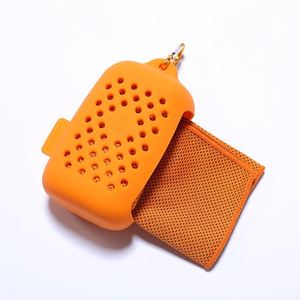 Serviette de camping miniature légère, portable, à séchage rapide, en nanofibre, avec étui en silicone - Product Image 4