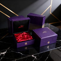 Boîte d'emballage de parfum rigide élégante et écologique avec gaufrage, boîte cadeau en papier spécial personnalisée pour coffret de parfum, matériaux recyclés