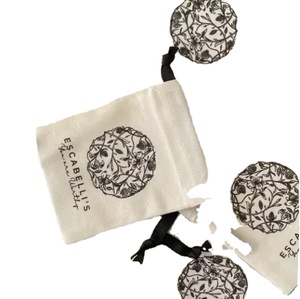 Pochette en toile de coton beige Panda Sew, taille moyenne, avec cordon de serrage, pour emballage cadeau et bijoux - Product Image 1