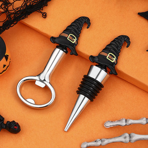 Lot de bouchons de bouteille et ouvre-bouteilles en forme de chapeau de sorcière d'Halloween – Accessoires de bar fantaisie, cadeau idéal pour les fêtes - Product Image 1