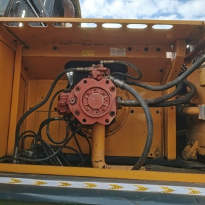 Excavadora de cadenas Hyundai 375LC-7H usada, importada de Corea, con pintura original, motor de 37 toneladas y 193 kW, en oferta. - Product Image 5