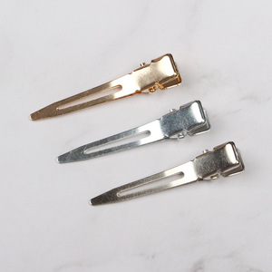 Pinza de Pelo Metálica de Una Sola Horquilla, Color <span class=keywords><strong>Plata</strong></span>, Oro y Negro, del Mercado de Pequeños Artículos de Yiwu - Product Image 2