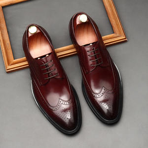 Nouvelles chaussures en cuir pour hommes en brocart gravé à bout pointu pour jeunes chaussures en cuir pour hommes de style britannique - Product Image 6