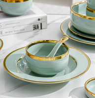 Services de table en céramique vert menthe de luxe sous glaçure, assiettes à bord doré, bols à riz et cuillères pour usage domestique et commercial, achat en gros