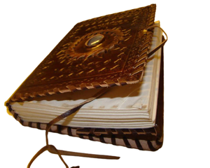 Carnet de notes vintage en cuir de créateur, classique, vierge, gaufré, fait main, relié en cuir pour journalisation - Product Image 3