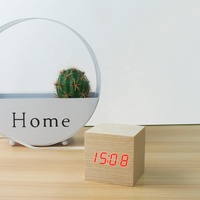 Reloj despertador digital LED de madera con control de sonido, reloj de escritorio en forma de cubo, 3 alarmas, modo nocturno, reloj digital de madera para dormitorio ET504