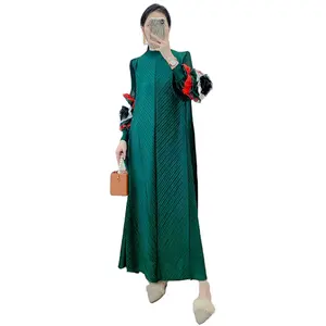Diseño plisado Sentido de largo popular nuevo temperamento de color sólido dobladillo suelto plisado vestidos elegantes de mujer