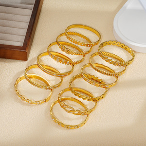<span class=keywords><strong>Bracelet</strong></span> unisexe Z H en acier inoxydable étanche et inaltérable, entièrement serti de zircons, plaqué or 18 carats, avec breloque géométrique – Cadeau - Product Image 1