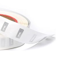 Étiquettes Rfid longue portée avec logo personnalisé autocollant RFID NTAG 213 NTAG 215 NFC réinscriptible autocollant transparent PET anti-métal pour téléphone