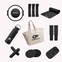 Collection d'entraînements de bien-être actif Yoga avec chaussettes de yoga, haltères et tapis de yoga pour les exercices à domicile, les cours en studio et le coaching