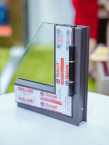 Profilés en T en aluminium gris série Shalumi 6000 pour systèmes de portes et fenêtres résidentiels et commerciaux – Services de découpe/soudure – Vietnam - Product Image 5