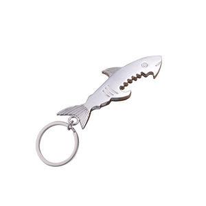 Décapsuleur de bouteille de <span class=keywords><strong>vin</strong></span> en alliage de zinc KCH Multi Sharp, forme de requin moderne, porte-clés personnalisé, cadeau promotionnel mignon - Product Image 4