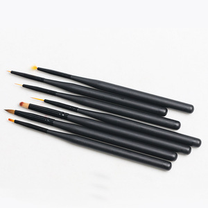 Ensemble de pinceaux classiques en nylon pour nail art, incluant des pinceaux liner, biseautés, pour petites dégradées et plats, ainsi que des pinceaux éventail pour la décoration au gel - Product Image 6
