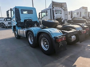 Camión Chino HOWO 6x4 NX con Eje VGD95, Sistema de Dirección <span class=keywords><strong>BOSCH</strong></span>, Tanque de Combustible de 400L, Camión Tractor Diésel - Product Image 4