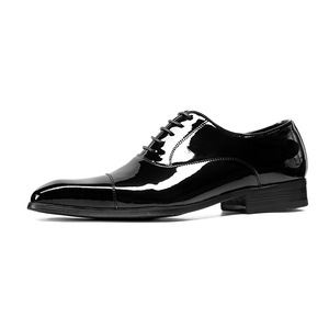 Zapatos casuales de caballero con suela de cuero, estilo inglés, con punta en pico y cordones. - Product Image 2