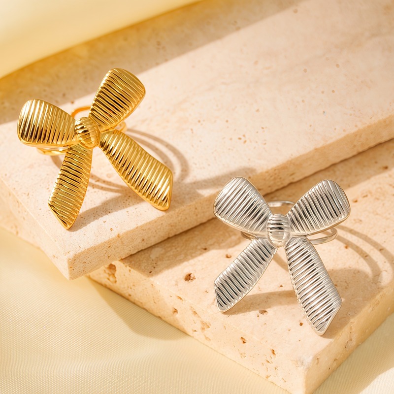 INS style Simple Geometric Knuckle Gold