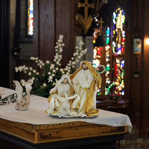 Figura Decorativa de la Sagrada Familia de 9 Pulgadas, Hecha a Mano, de Poliresina, Pintada a Mano, Duradera, Personalizable - Product Image 1
