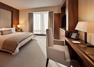 Juego de Muebles de Dormitorio Contemporáneos de Madera Sólida, Colección Moderna de Estilo Hotelero en Blanco y Dorado para Habitaciones de Huéspedes - Product Image 5