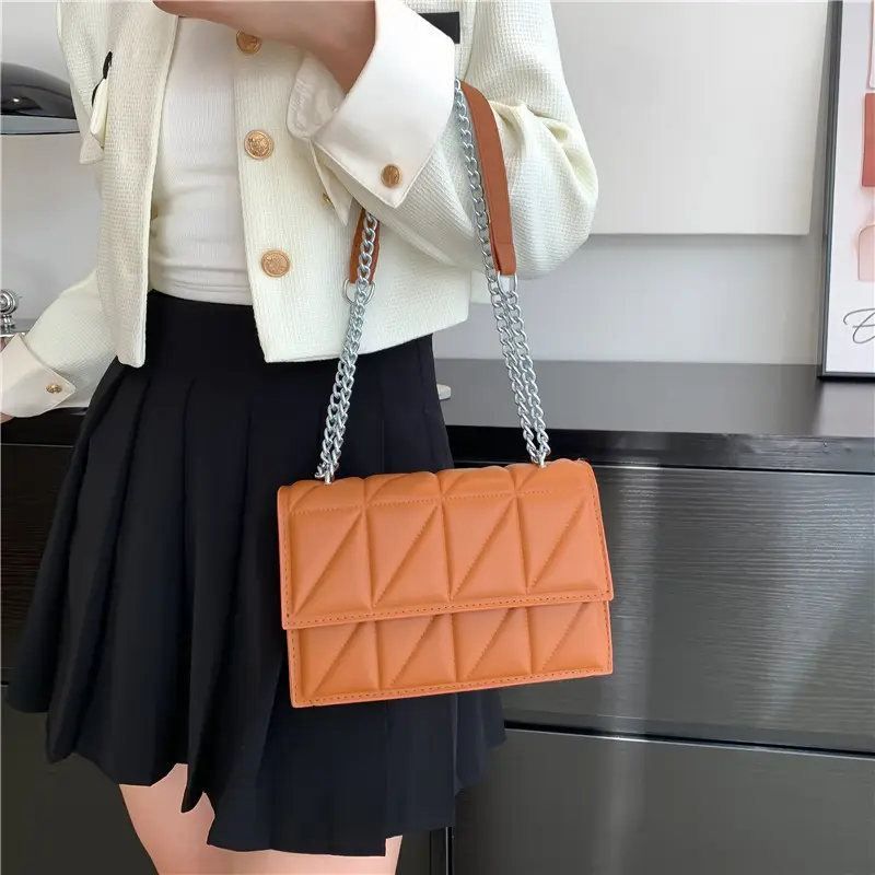 women's handbag 2023 latest design chain shoulder bag lattice pattern large capacity lady purses