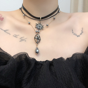 مجوهرات كلاسيكية حساسة خمر القوطية نمط قلادات للنساء سحر رائع مجوهرات قلادة الكريستال العصرية - Product Image 2