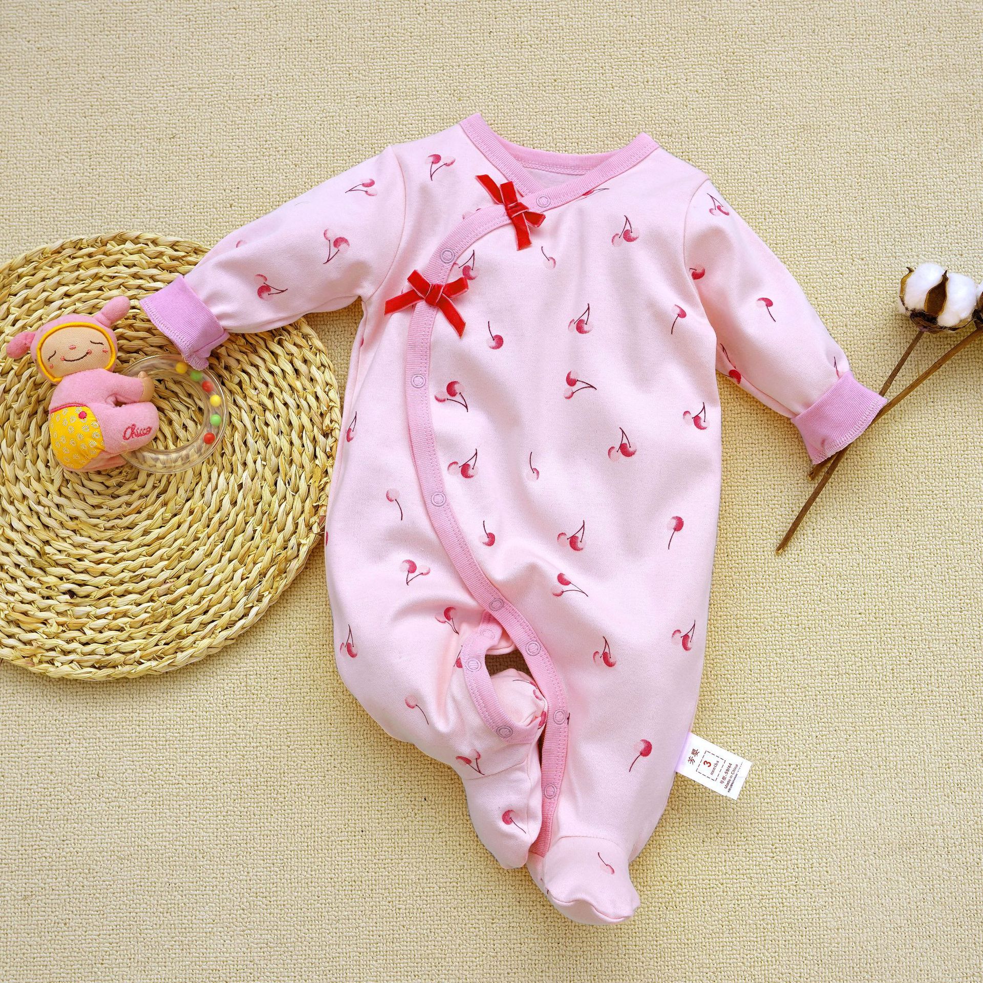 Cerise enveloppée de pied