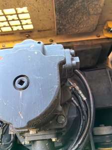 รถขุดไฮดรอลิกแบบตีนตะขาบ โคมัตสึ PC400-7/PC400-8 ขนาด 40 ตัน พร้อมเครื่องยนต์คัมมินส์ ความจุบุ้งกี๋ 2.0 ลูกบาศก์เมตร - Product Image 3