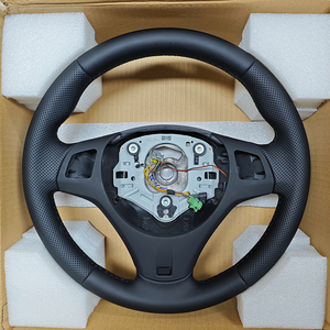 Volant de voiture en cuir noir entièrement perforé en stock pour BMW Série 13 E90 E91 E92 E93 M3 <span class=keywords><strong>M5</strong></span> E82 E81 E87 E88 <span class=keywords><strong>E60</strong></span> - Product Image 2