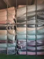 Grand discount couverture tissu stock de lot rouleau polyester couleur unie gaufré flanelle polaire couverture tissu stock