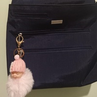 Porte-clés pendentif pour sac en forme de poupée bébé endormie avec pompon moelleux en fourrure douce, pour femmes et filles, cadeau